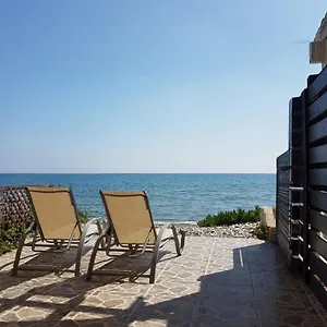 Beach House At Seafront Менеоу